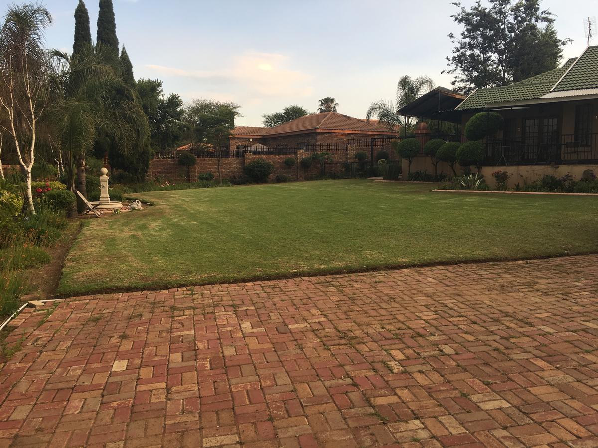 Sunrise Boutique Hotel Witbank Exterior photo